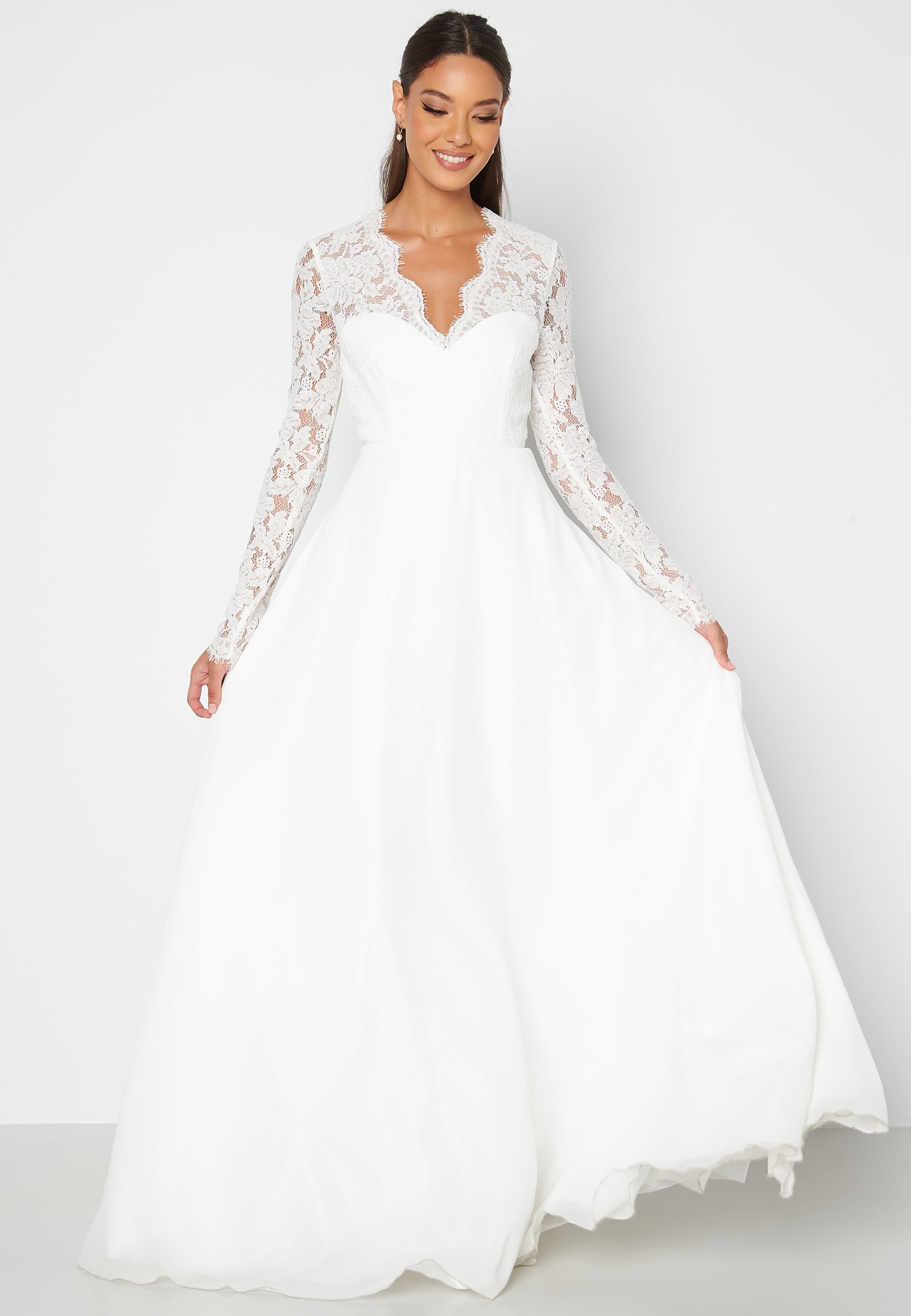 Chiara Forthi Kate lace gown