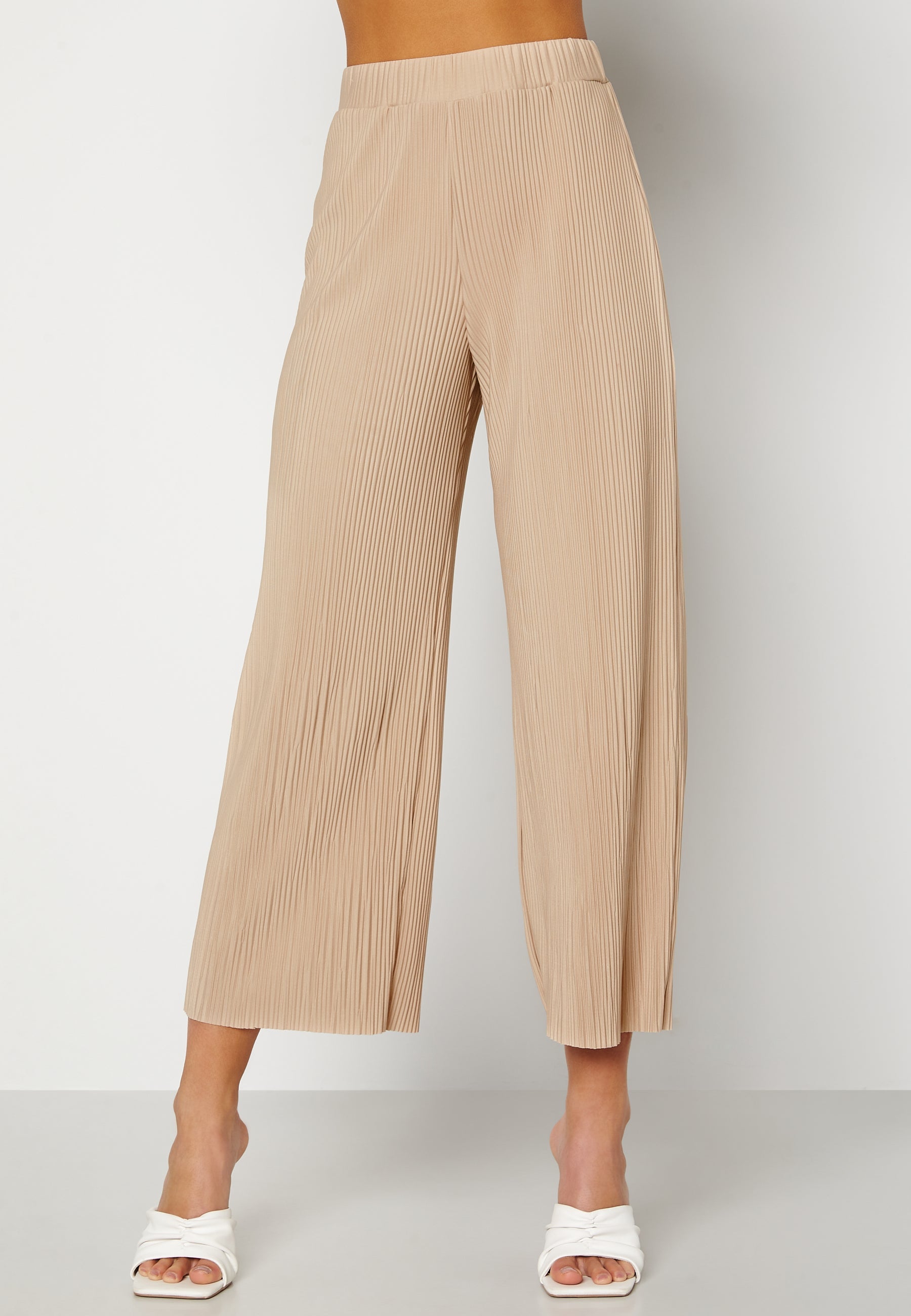 BUBBLEROOM Lola pleated cropped trousers