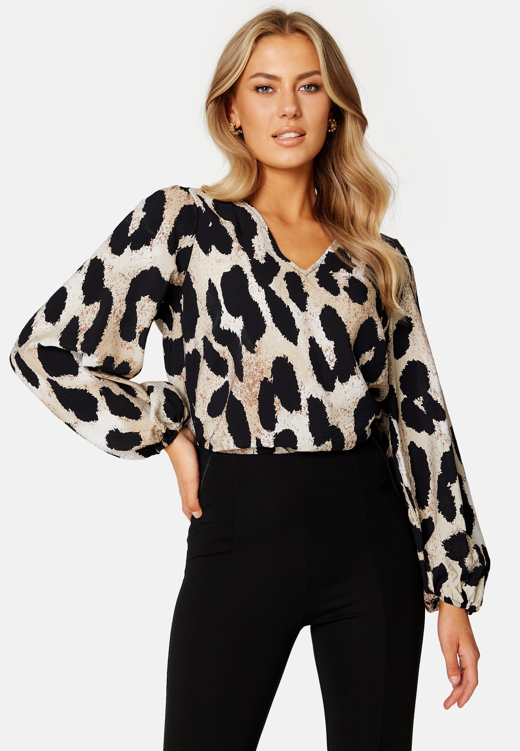 Object Collectors Item Leonora L/S V-Neck Top