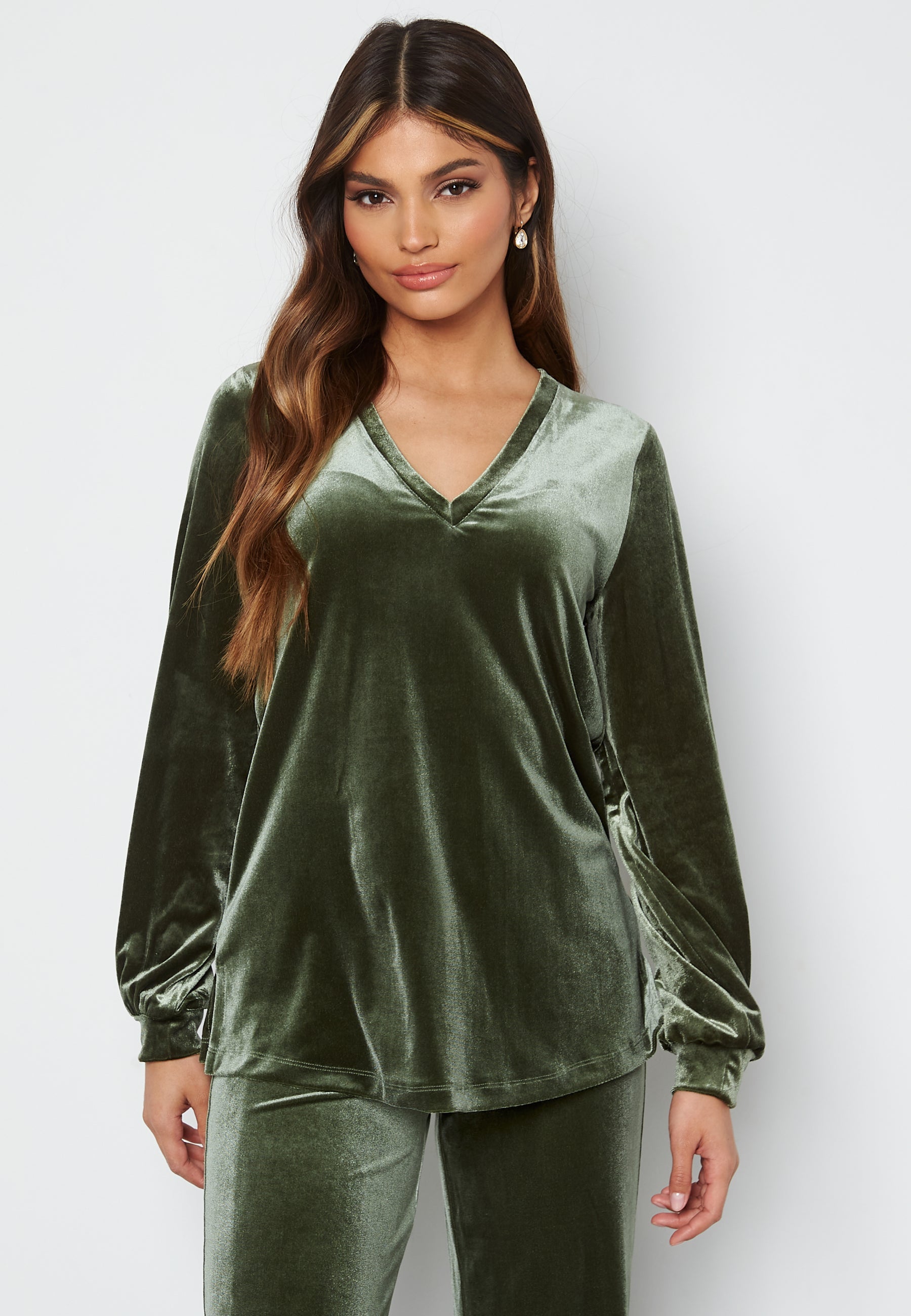 Happy Holly Yesly velvet top