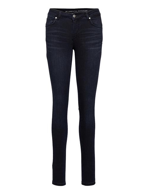 My Essential Wardrobe | 32 The Celina 100 Slim Y | 24 x 32