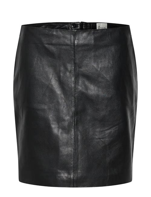 My Essential Wardrobe | 19 The Leather Skirt | 40