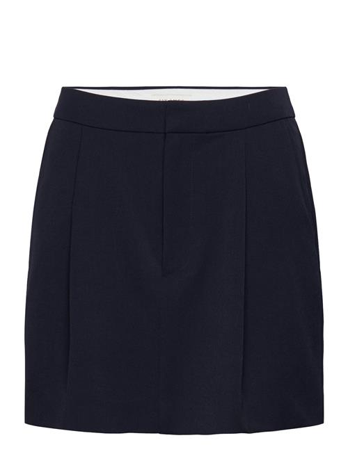 Six Ames | Ratha | 38 x 44