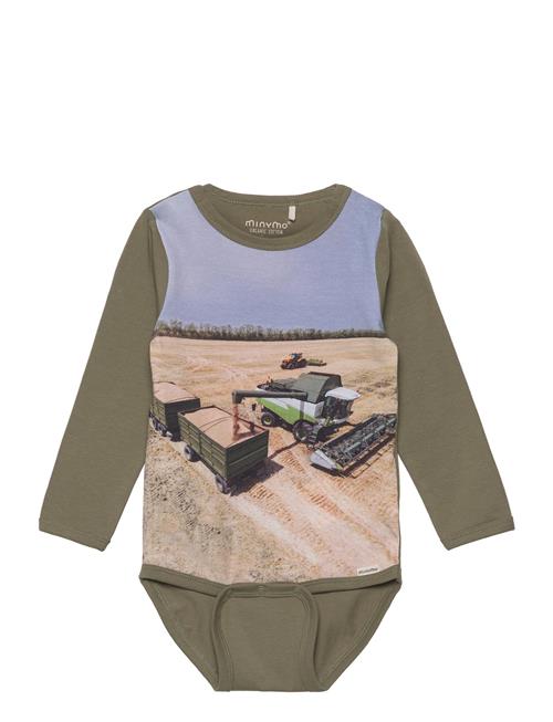 Se Minymo | Body Ls | 86 hos Booztlet