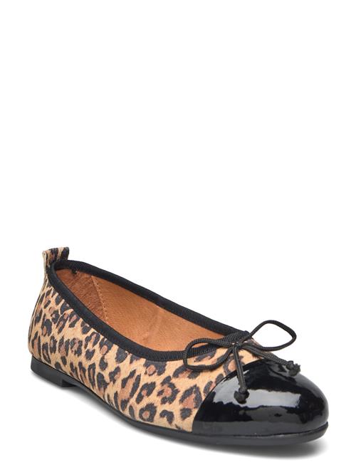 Pavement | Lucy | 37