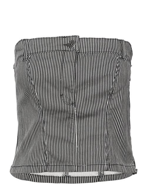 Sofie Schnoor | Corsage | 42