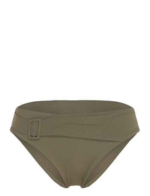 Femilet | Rivero Brief | 38