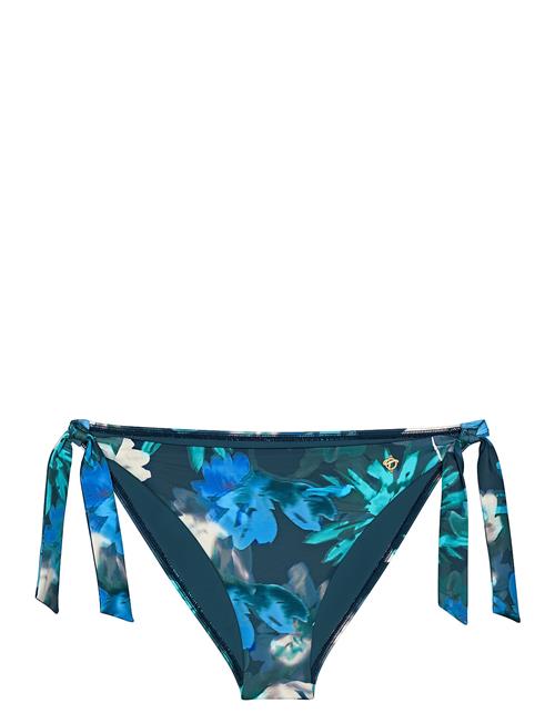 Triumph | Summer Fleur Tai | 42