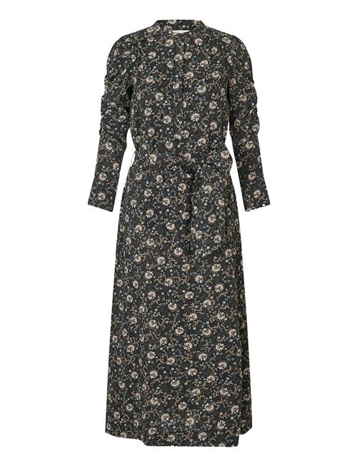 Dea Kudibal | Yannadea Ev | M