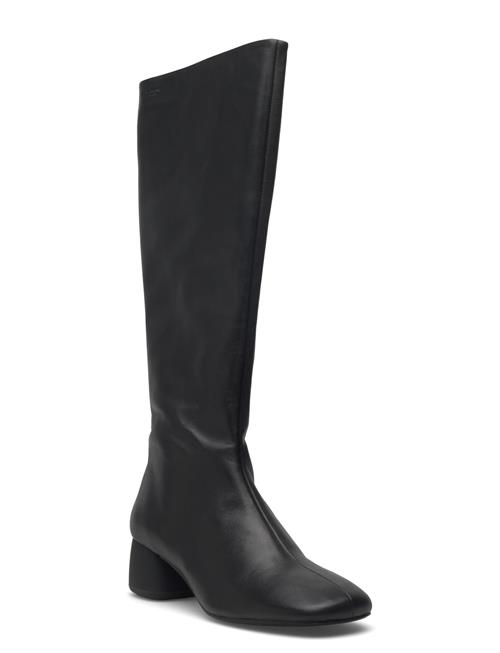 VAGABOND | Livia | 36