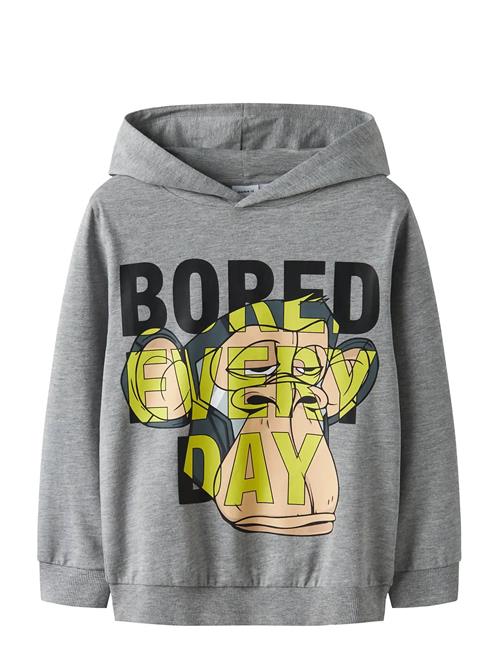 name it | Nkmdeep Bod Nreg Sweat Wh Bru Sky | 134-140