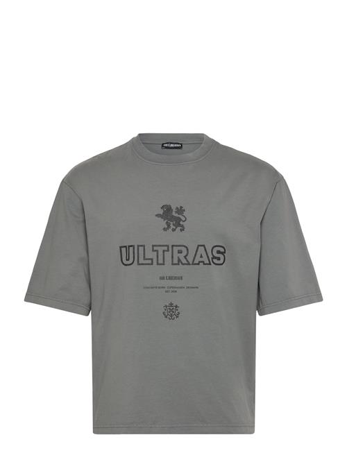 HAN Kjøbenhavn | Ultras Oversized Tee | L