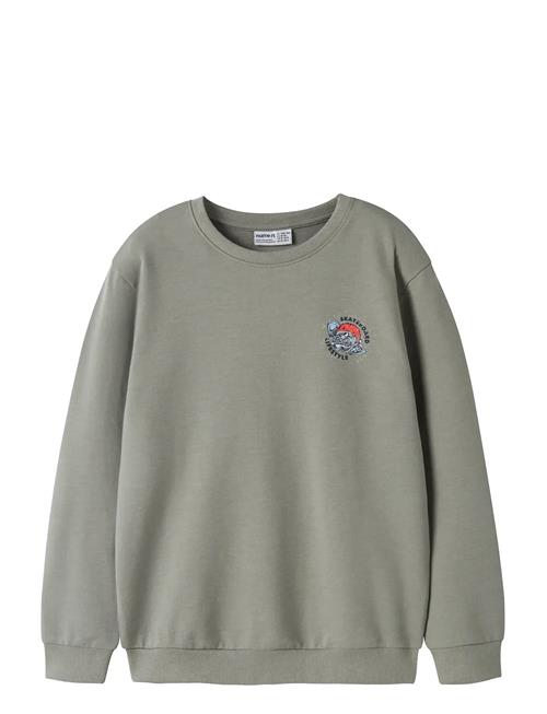 name it | Nkmvalexander Ls Nreg Sweat Unb | 158-164