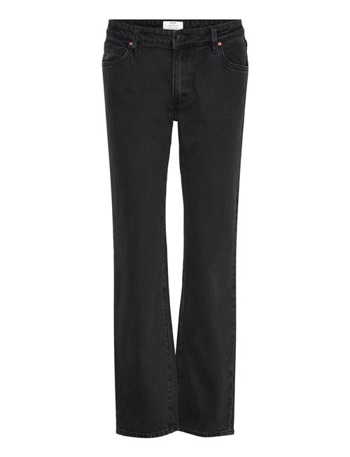 NEUW | Mia Straight Black Earth Washed Black | W31