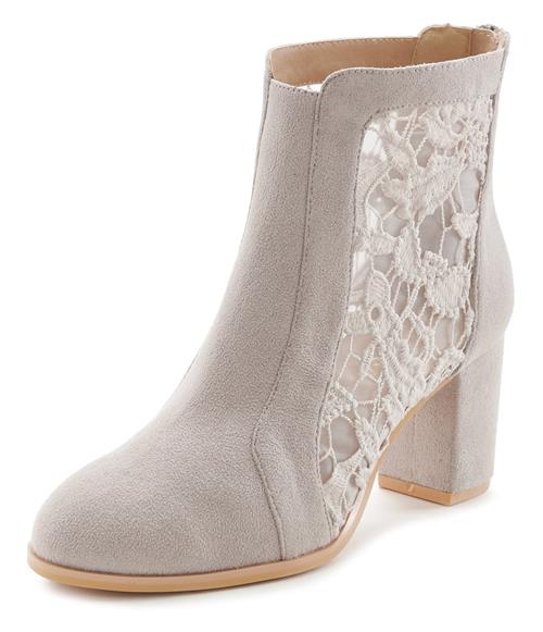 Se LASCANA Støvletter  taupe hos About You