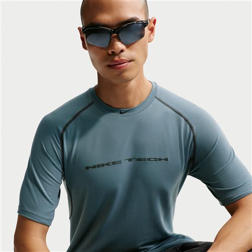 Kortærmet Nike Tech Dri-FIT-overdel til mænd - grå
