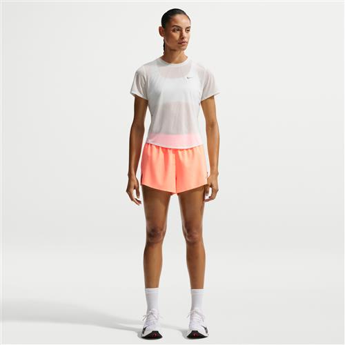 Nike Swift Breathe Dri-FIT-løbeshorts med mellemhøj talje og indershorts til kvinder (6,5 cm) - Orange