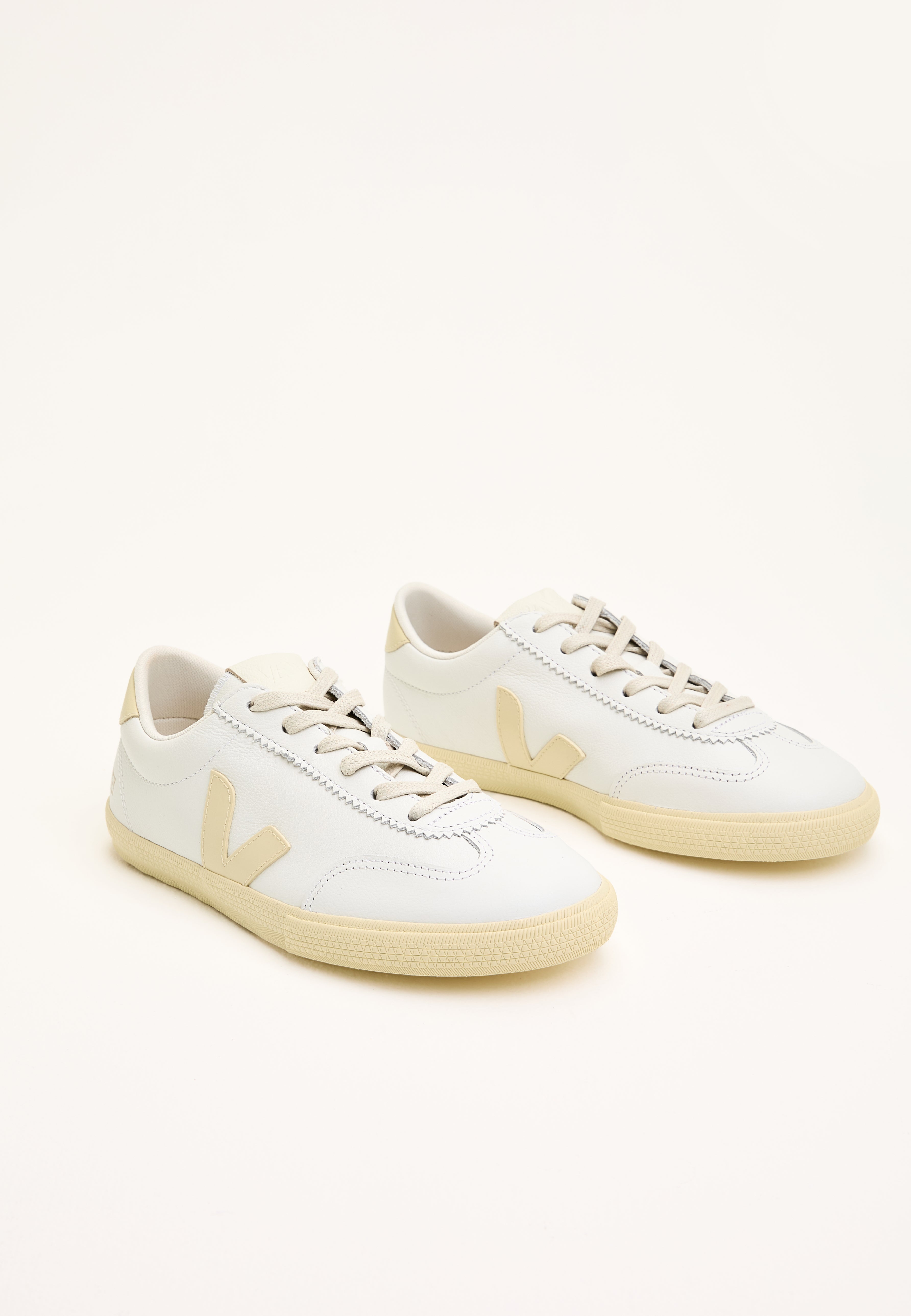 VEJA Volley Signature