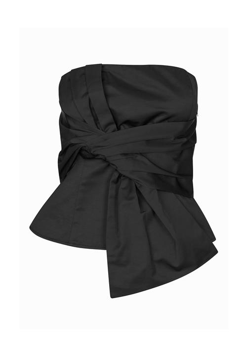 SECOND FEMALE Overdel  sort