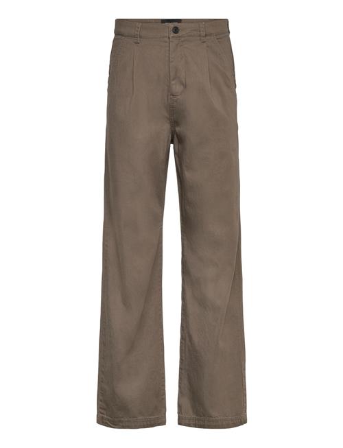 Lyle & Scott | Enzyme Wash Pleated Trouser | 32 x 34