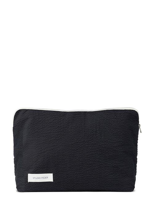 STUDIO FEDER | Celia Toiletry Bag - Seersucker | 30X20X10CM