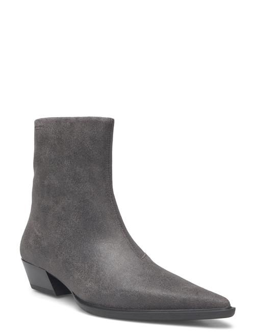 VAGABOND | Cassie | 38