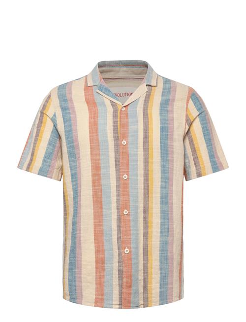 Revolution | Shirts | XXL
