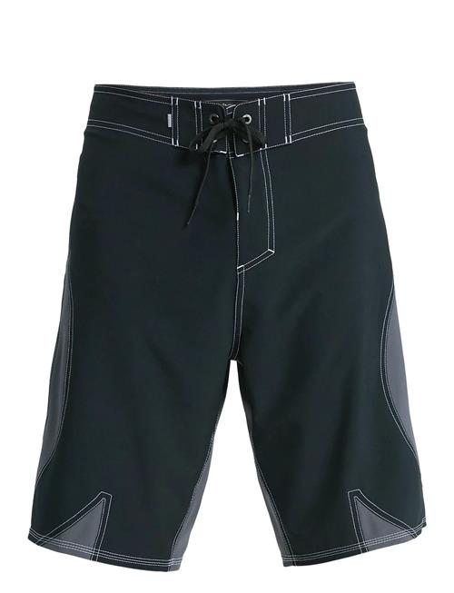Quiksilver | Mercury Trident 21 | 34
