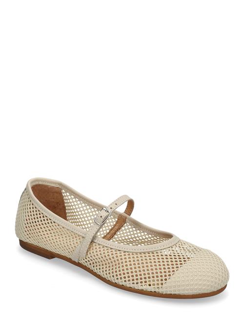 Pavement | Kaia | 41