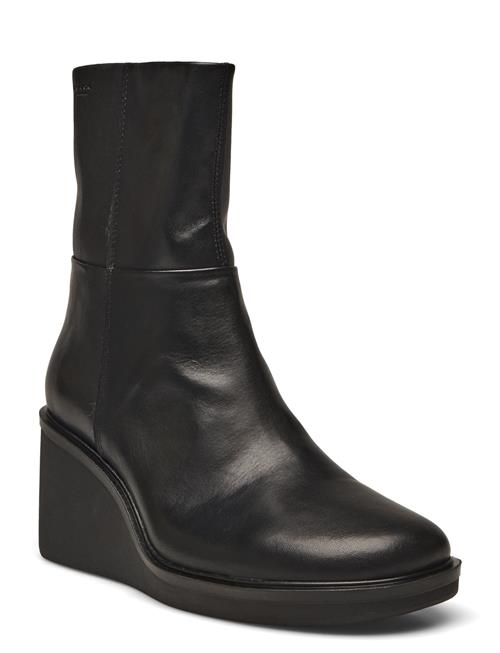 VAGABOND | Deena | 39