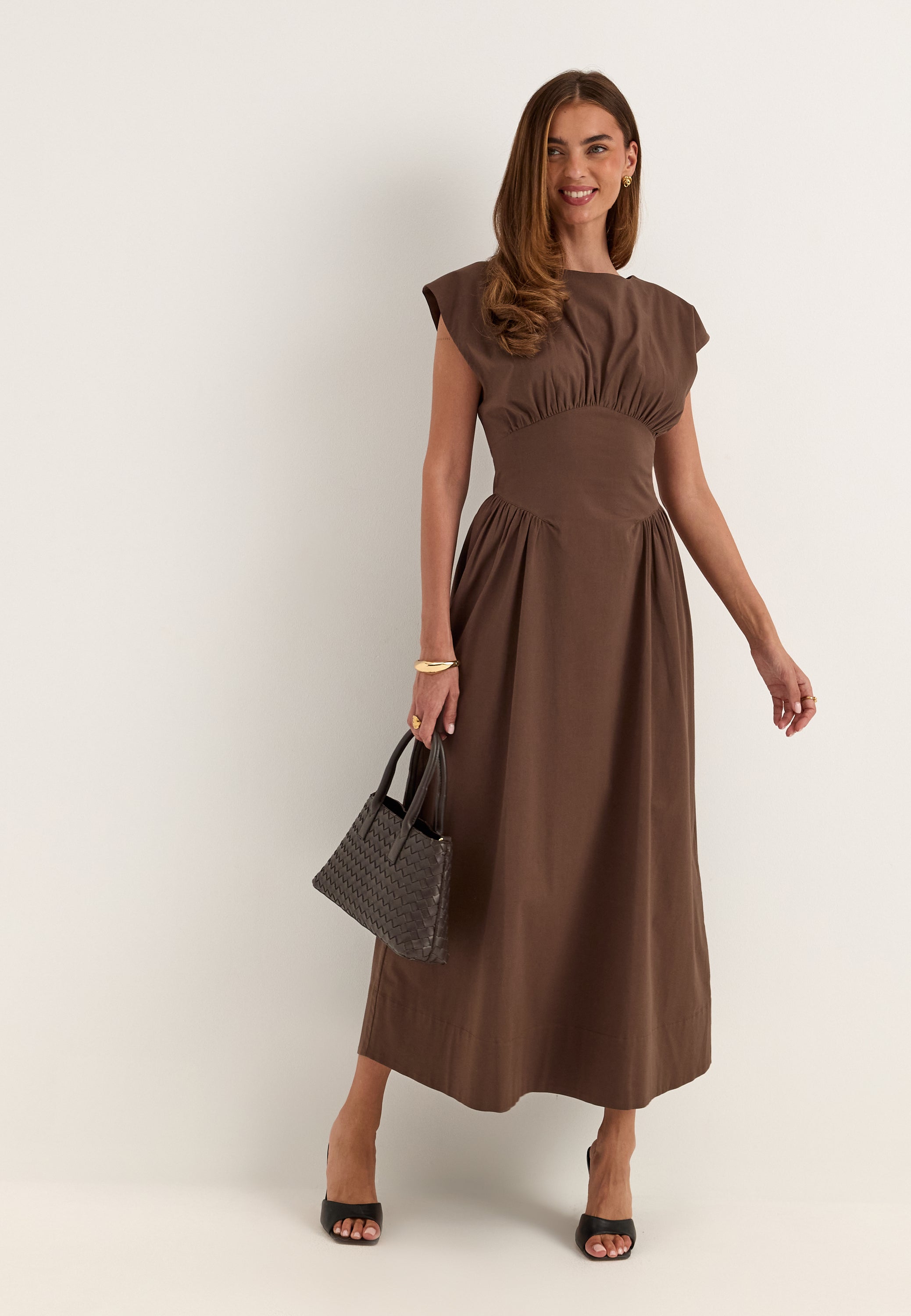 BUBBLEROOM V-shaped Rushed Midi Dress