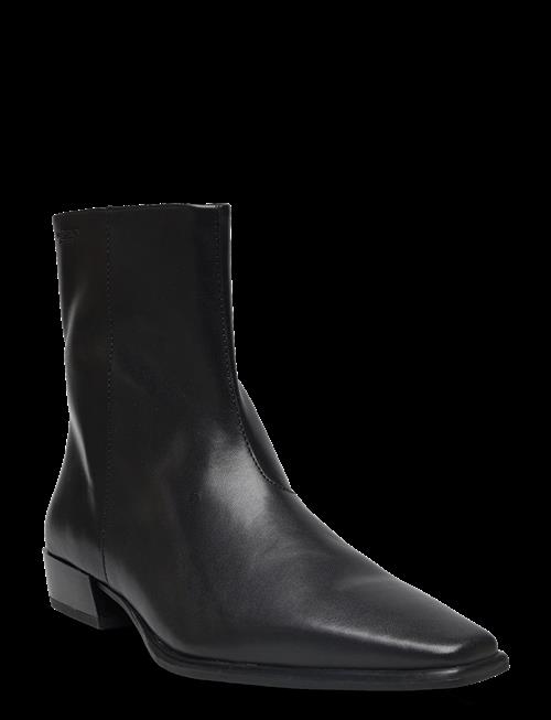 VAGABOND | Nella | 36