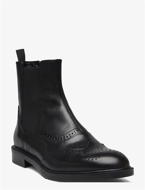 VAGABOND | Amina | 35