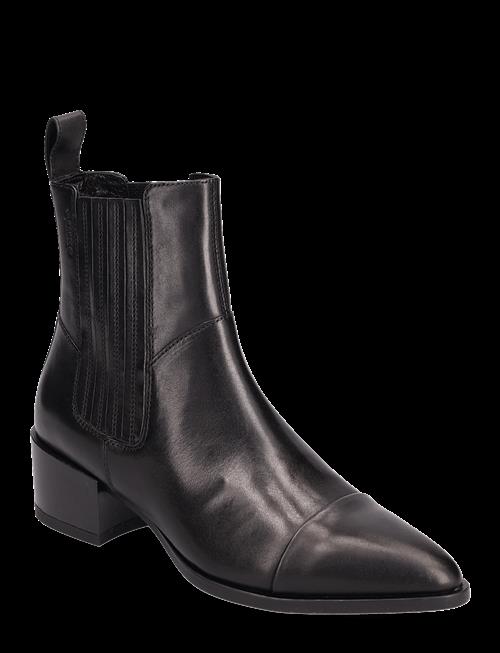 VAGABOND | Marja | 41