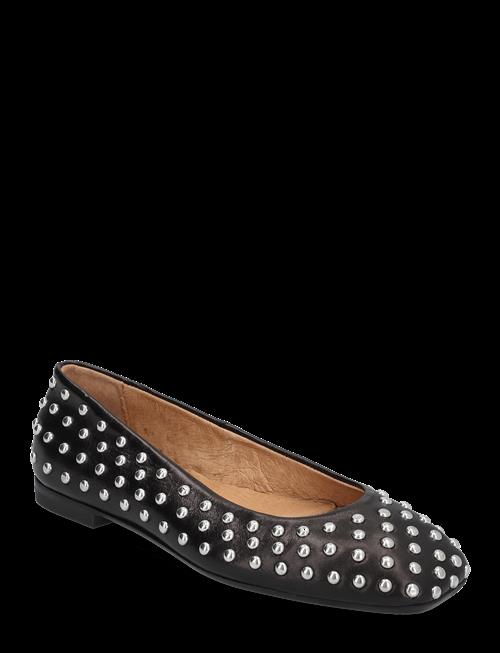 Pavement | Katie Studs | 38
