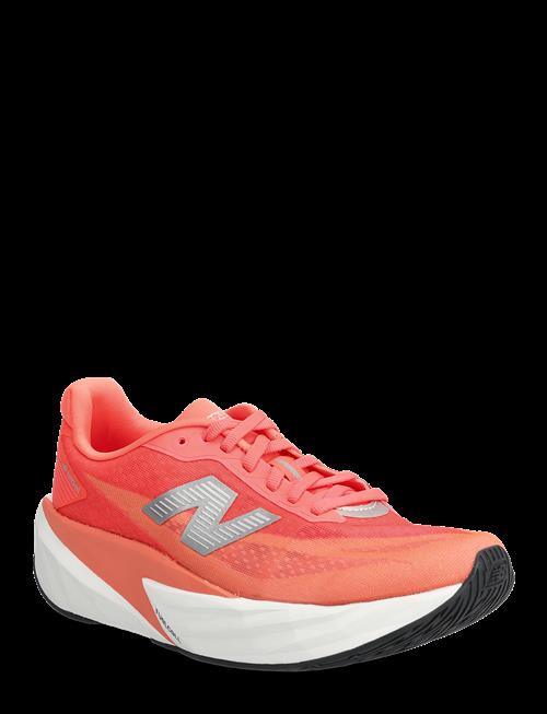 New Balance | New Balance Fuelcell Rebel V5 | 35