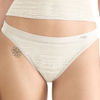Sloggi Trusser FREE Evolve Lace String Elfenben Sloggi 02 Dame