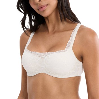 Triumph BH Body Make-Up Illusion Lace Balconette Offwhite B 80 Dame