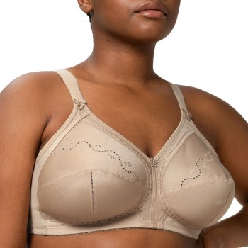 Triumph BH Doreen + Cotton N Pudder F 90 Dame