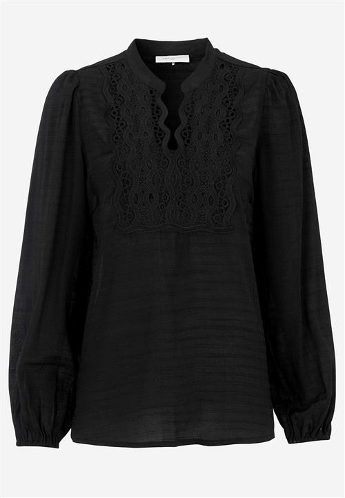 Freequent Næsten gennemsigtig bluse med broderi