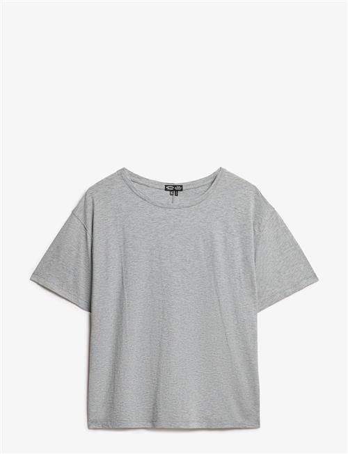 Superdry | Studios Dropped Shoulder Tee | 38