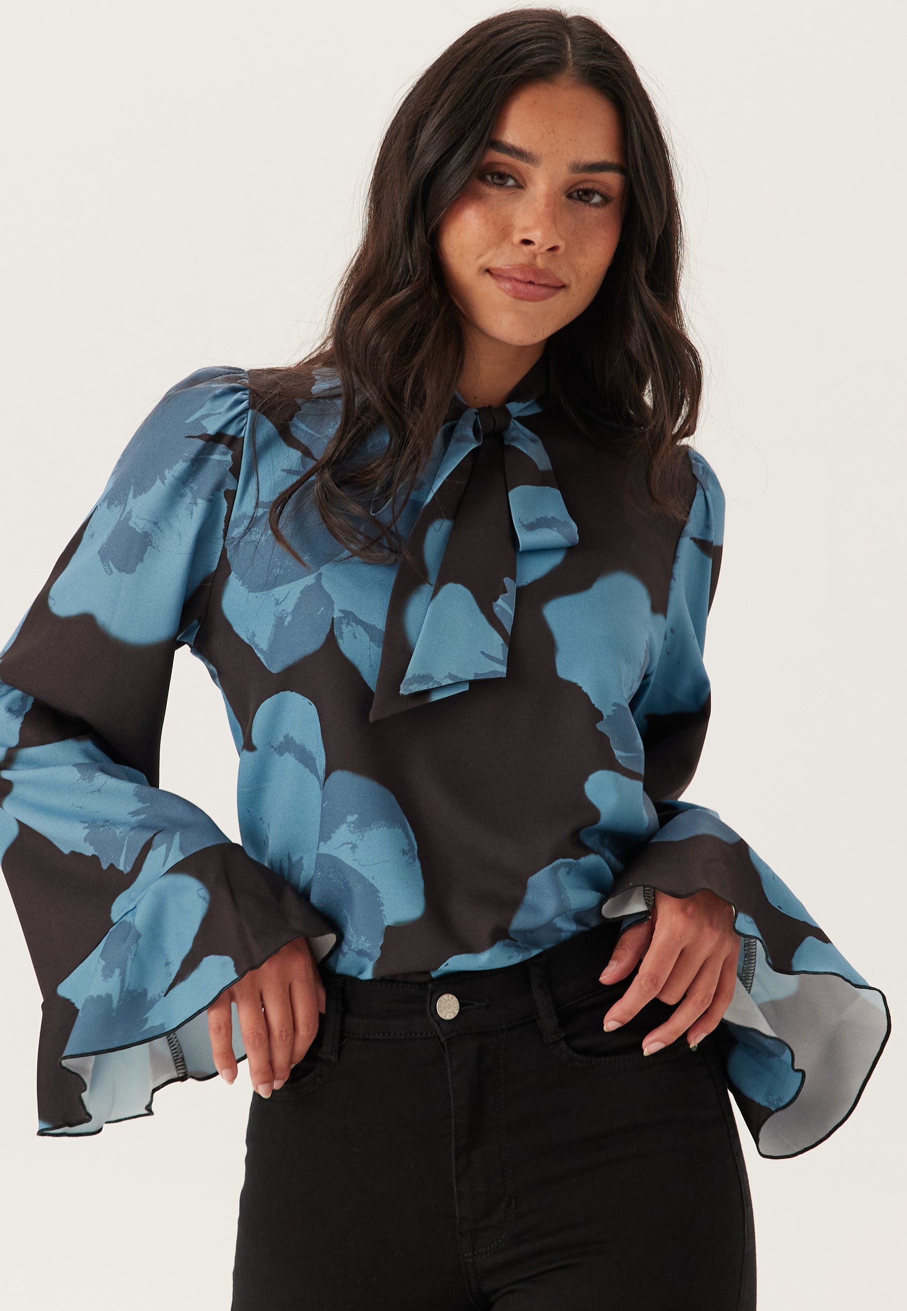 BUBBLEROOM Scarf L/S Blouse