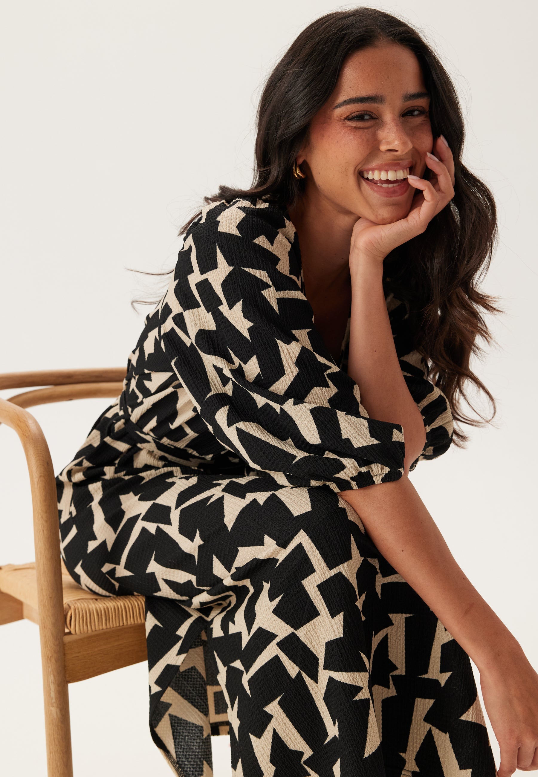 Happy Holly Structured Puff Sleeve Midi Dress