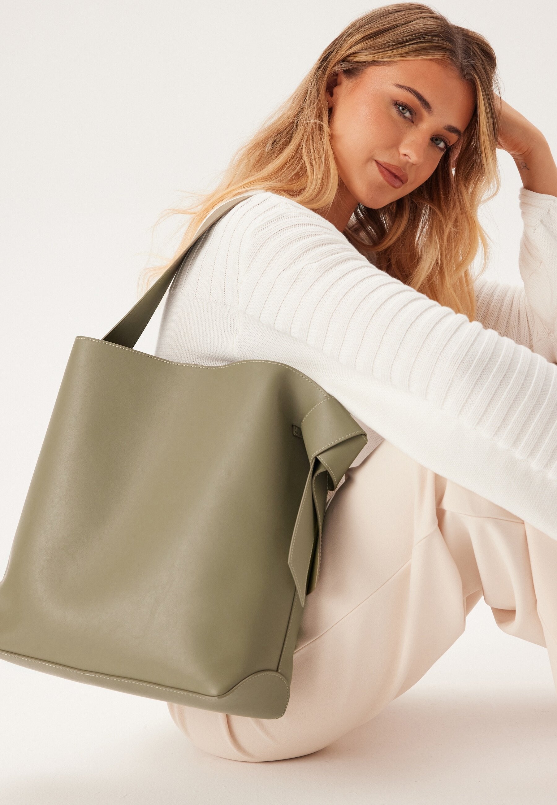 BUBBLEROOM Large Tote Bag