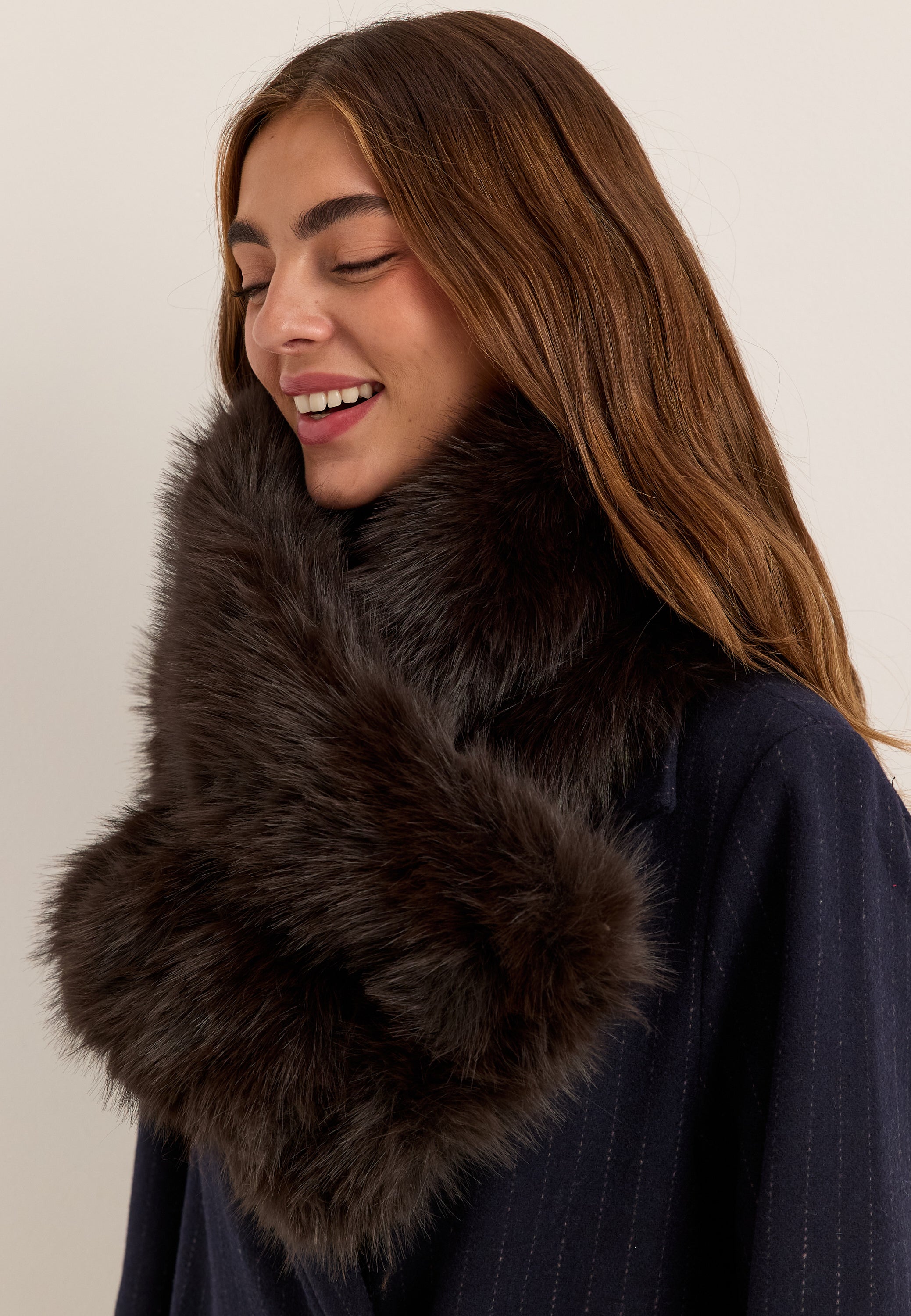 BUBBLEROOM Faux Fur Scarves