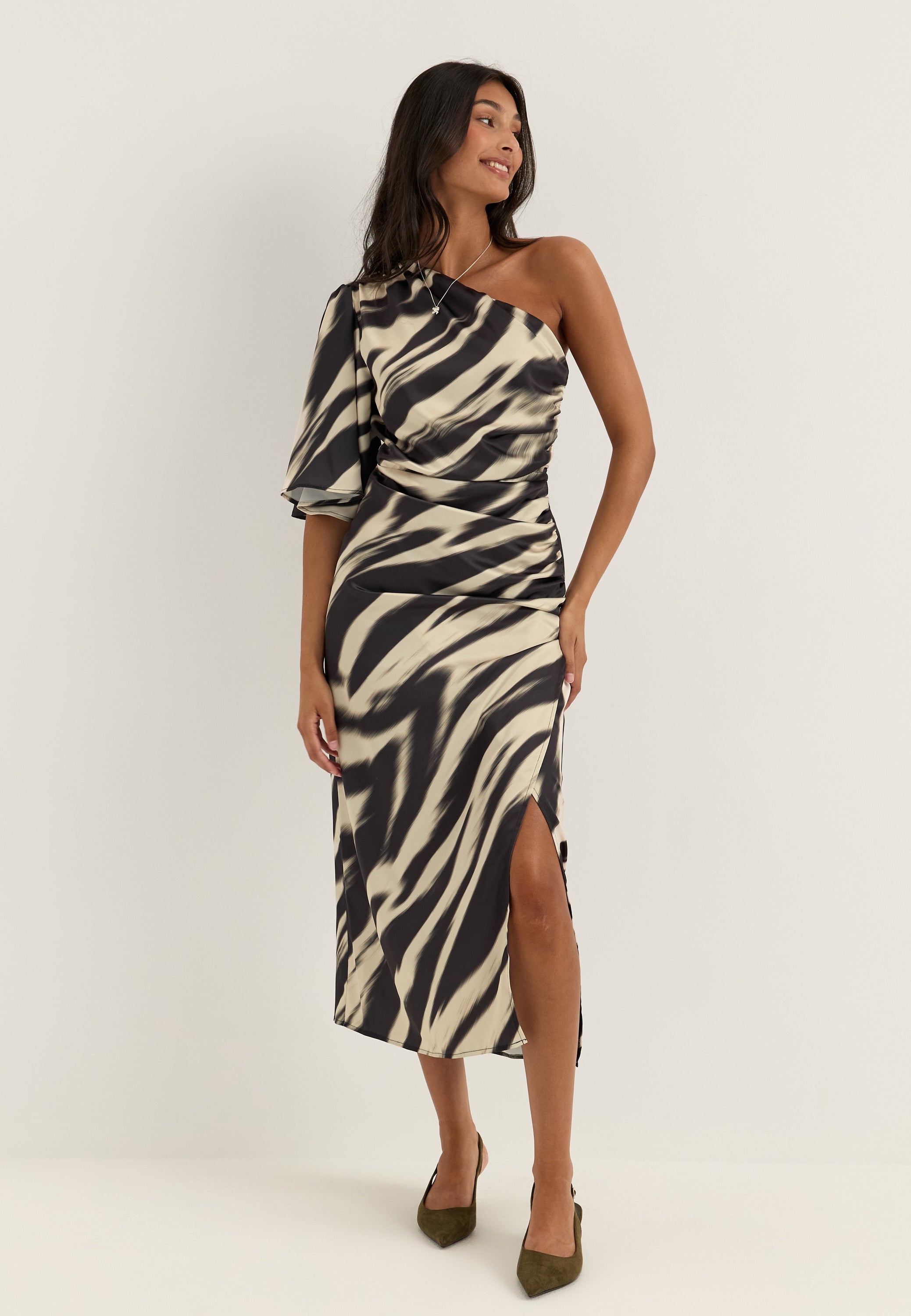 BUBBLEROOM OCCASION Ruched One Shoulder Satin Midi Dress