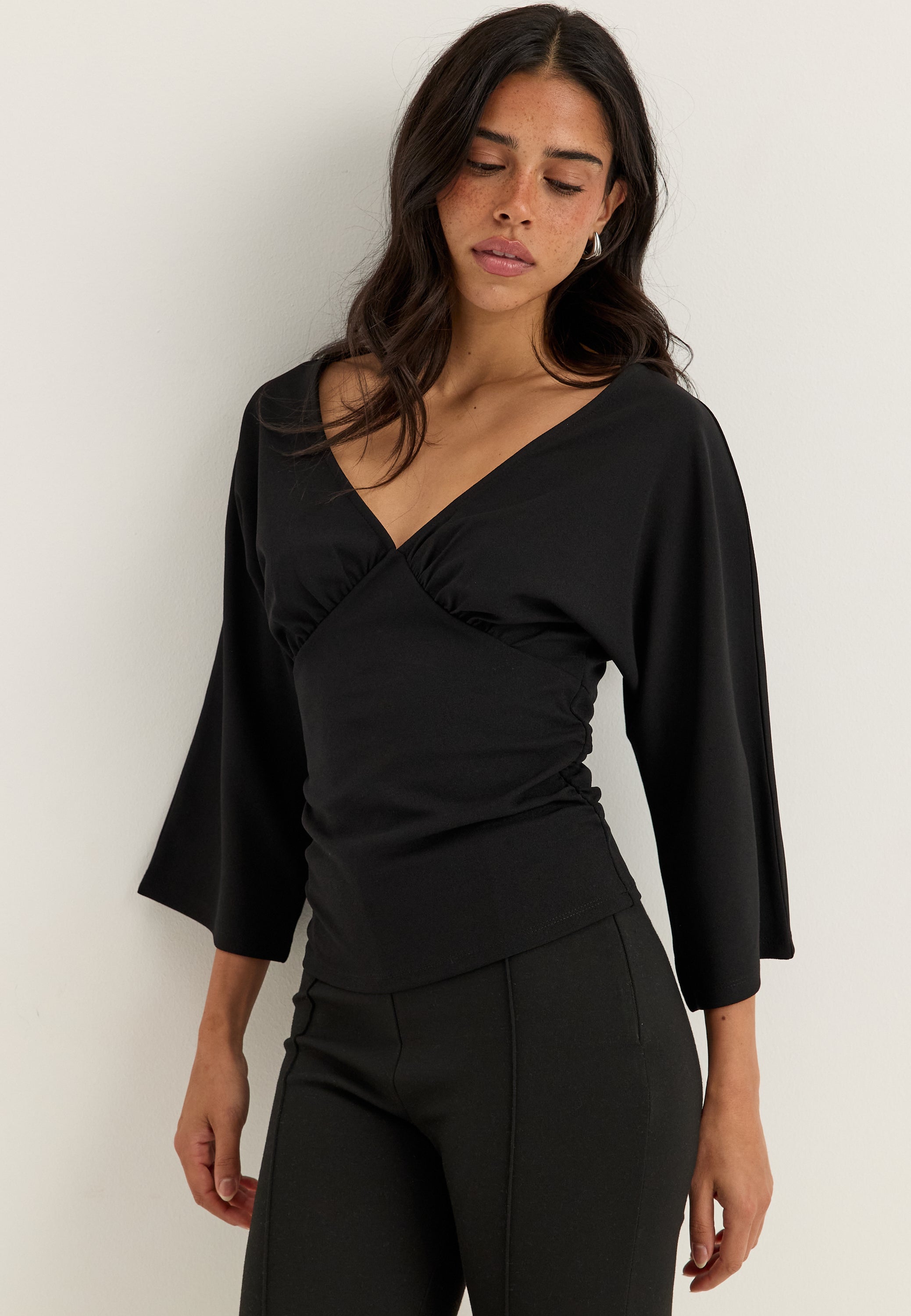 BUBBLEROOM V-neck Batwing top