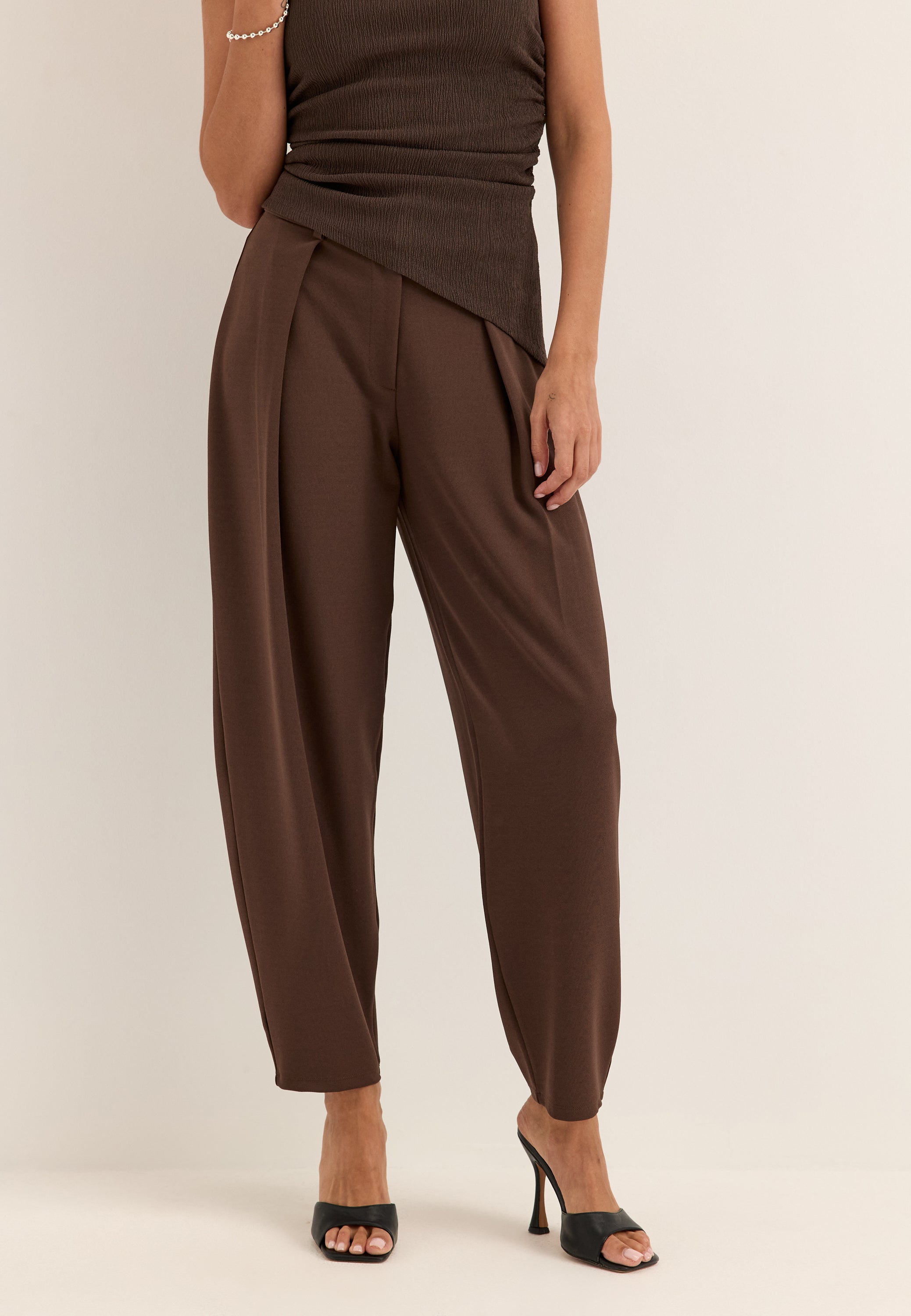 BUBBLEROOM Soft Suit Barrel Pants