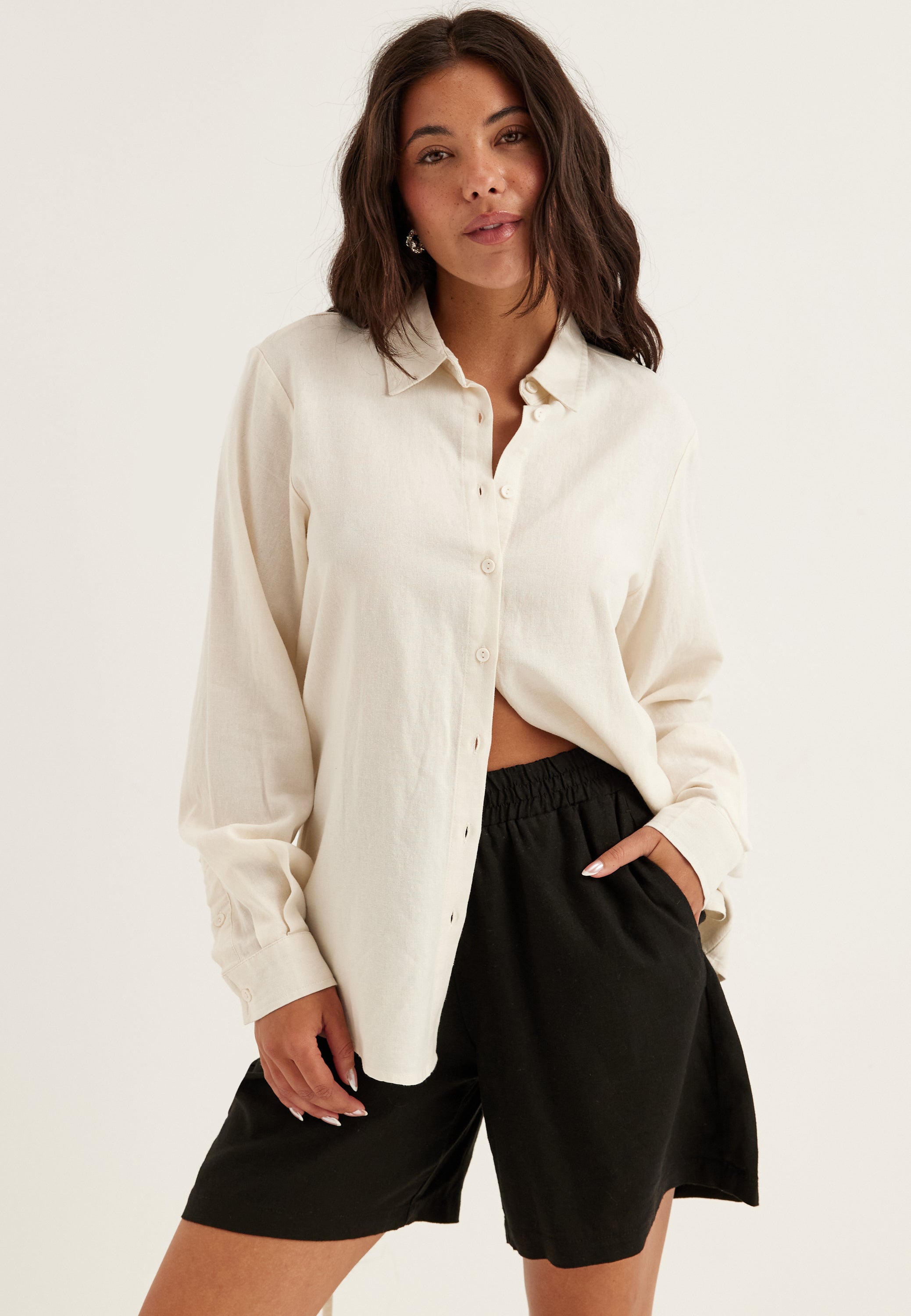BUBBLEROOM Linen Shorts