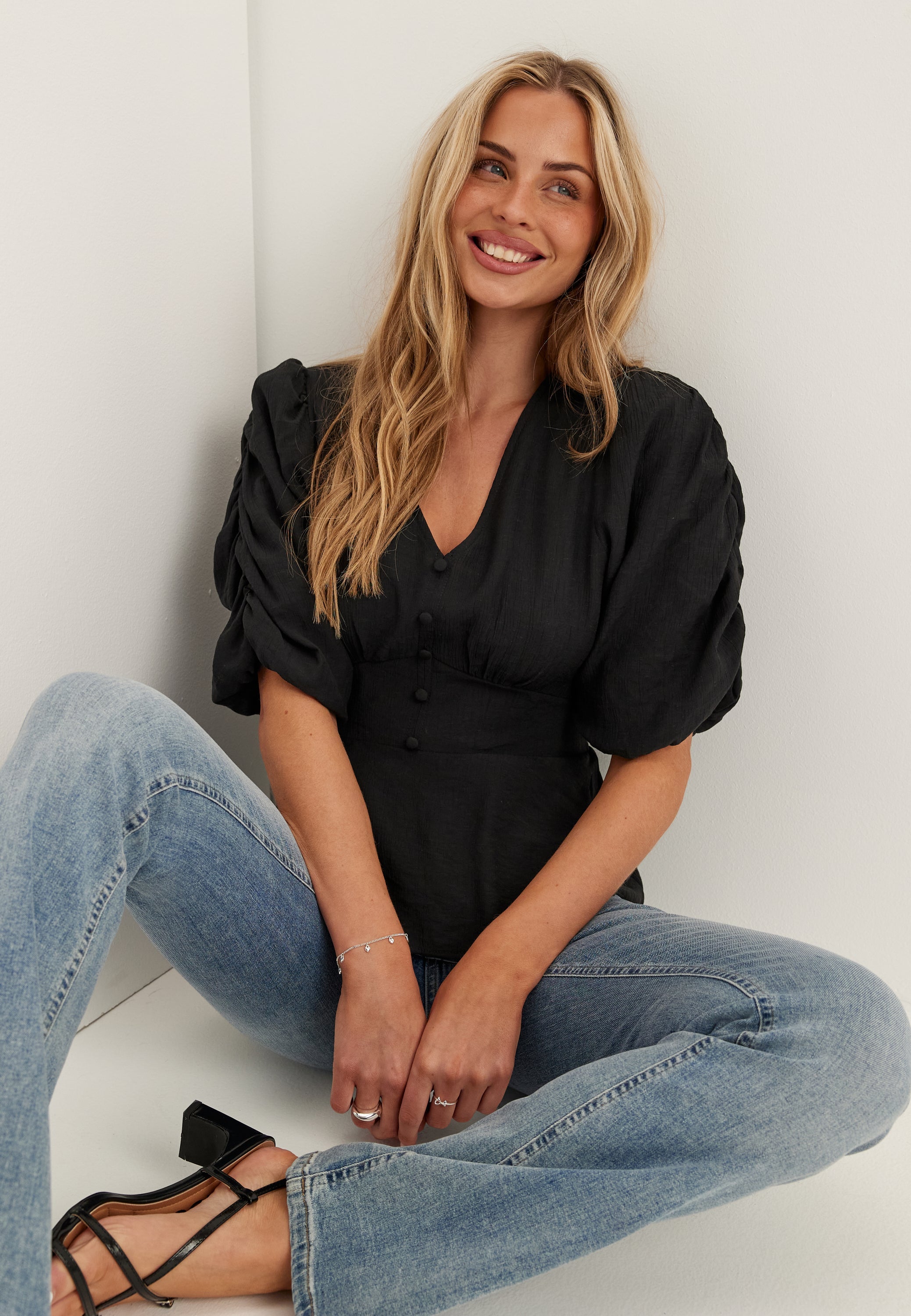 BUBBLEROOM Short Sleeve Puff Blouse